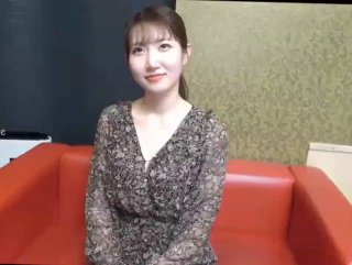 丰满少妇小树林里和网友啪啪 没穿衣服站立被操 大声呻吟