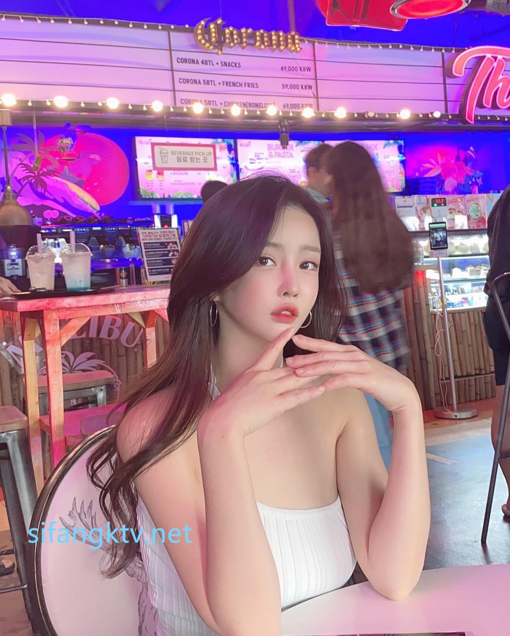 【2023_02_02】Naked_video_on_the_car_🎥If_you_want_to_see_funeral_clothes.m4v